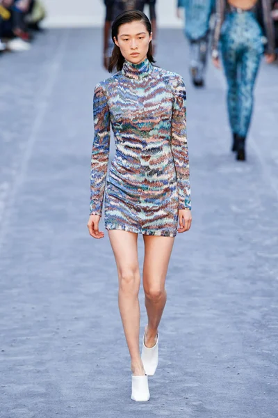 Look 25